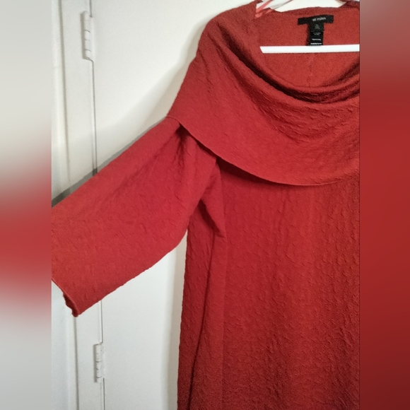 Ali Miles (Size 3X) Red Textured Print Cowlneck/Off-the-Shoulder Top (NEW-NWT) - Picture 6 of 13